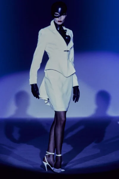 Look 37